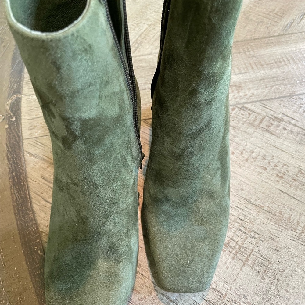 Charlotte Stone Green Suede Women's Boots size 5